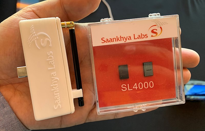 Saankhya Labs의 ASTC 3.0 동글과 수신칩 