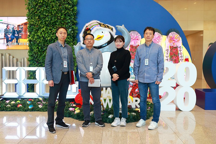 왼쪽부터 신일수 부장, 윤현철 부장, 김희정 부장, 박병진 팀장