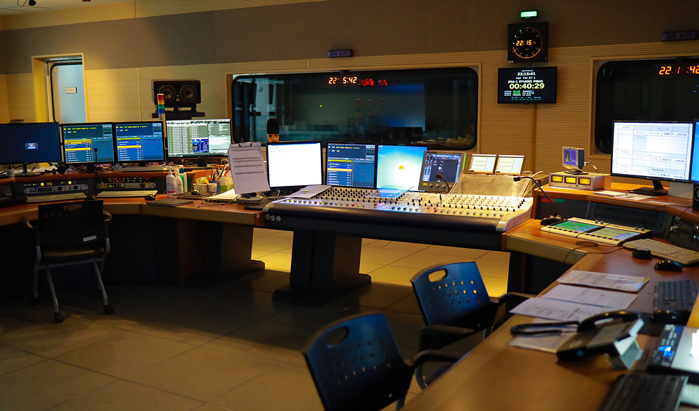 라디오 생방송 스튜디오