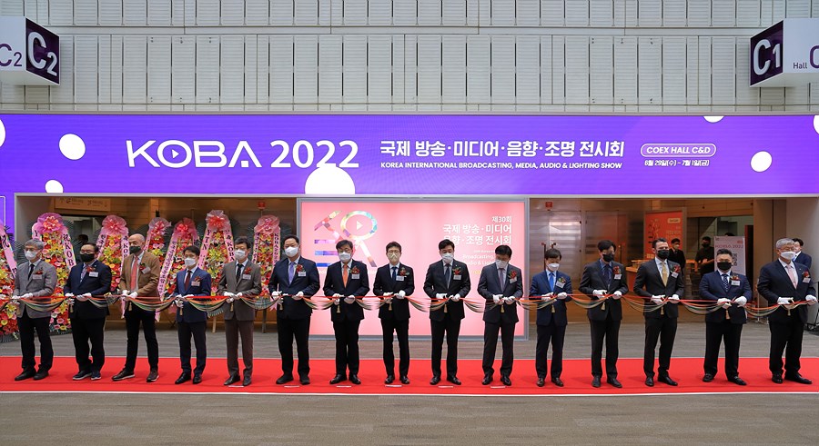KOBA 2022 개막 커팅식에서의 주요 관계 인사들