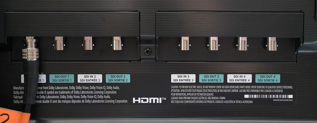 LG OLED Pro 65EP5Q-BQ 후면 SDI input/output 단자 부분