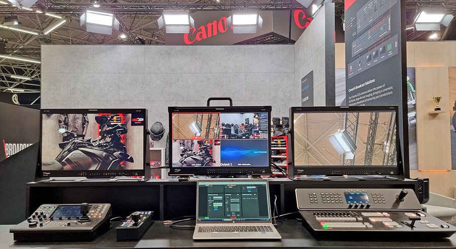Canon 사에 전시된 무려 3대의 TVLogic Monitor들. LUM-242H, LXM-240P-FM, LUM-240P 모두 1,000 nits 이상의 HDR Reference급 제품들이다.