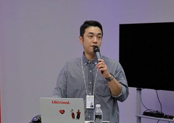 OLED Pro의 주요 특징을 설명한 이용현 LG전자 책임